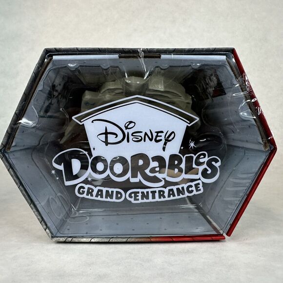 Disney Doorables MICKEY MOUSE STEAMBOAT WILLIE Grand Entrance 3" NEW in BOX - Picture 7 of 13